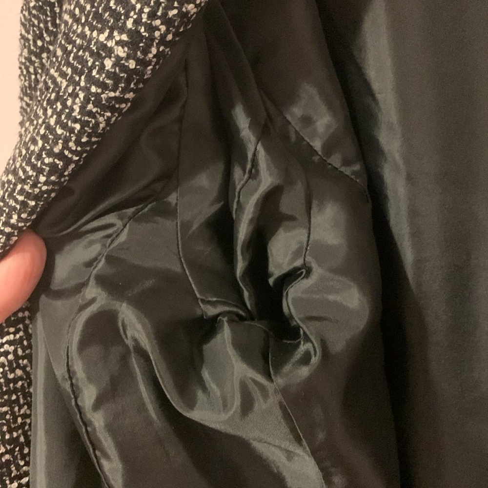 Blazer - Picture 3 of 4